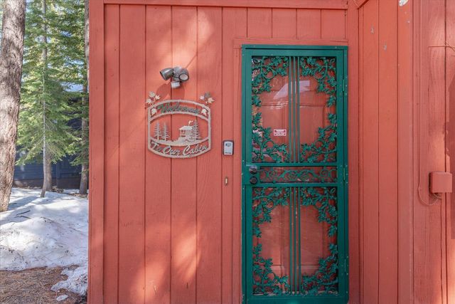 12621 Peregrine Drive, Truckee, CA 96161