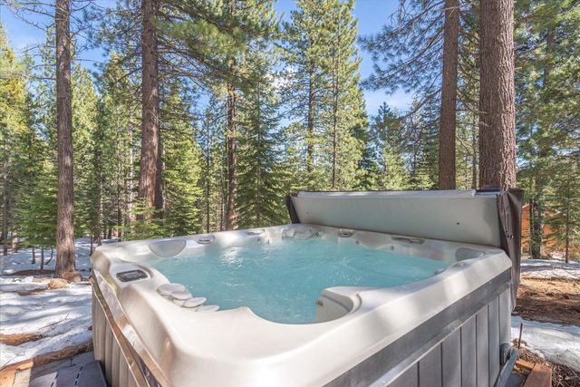 12621 Peregrine Drive, Truckee, CA 96161