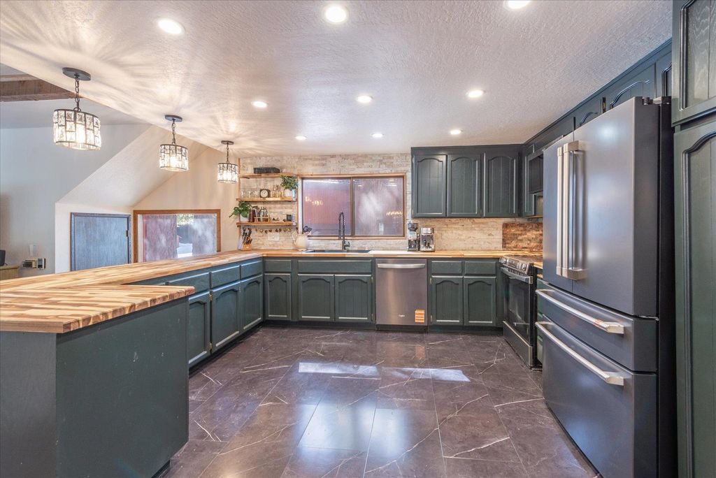 12621 Peregrine Drive, Truckee, CA 96161