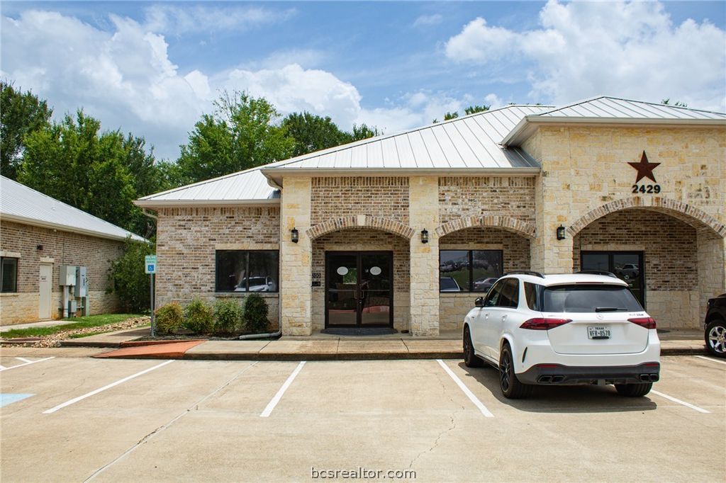 2429 Earl Rudder S, College Station, TX 77845 — photo 2
