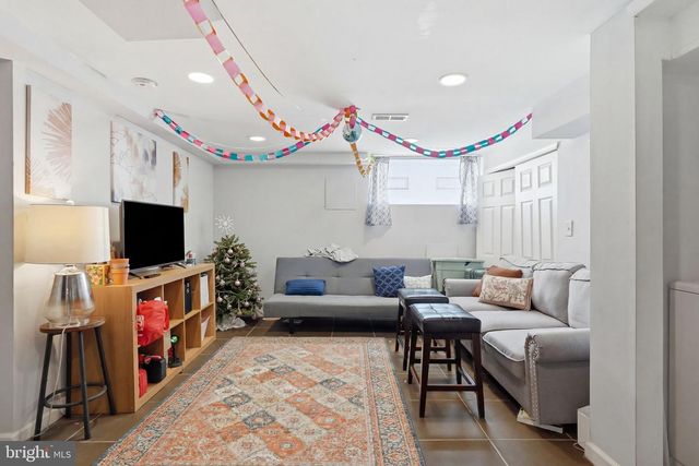 1725 W BERKS ST, Philadelphia, PA 19121