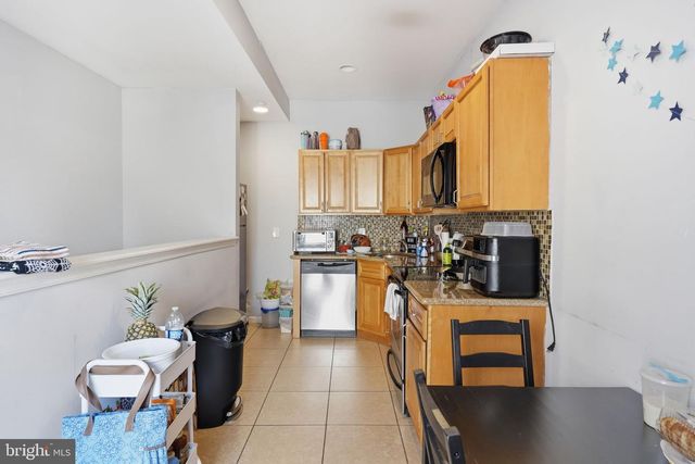 1725 W BERKS ST, Philadelphia, PA 19121