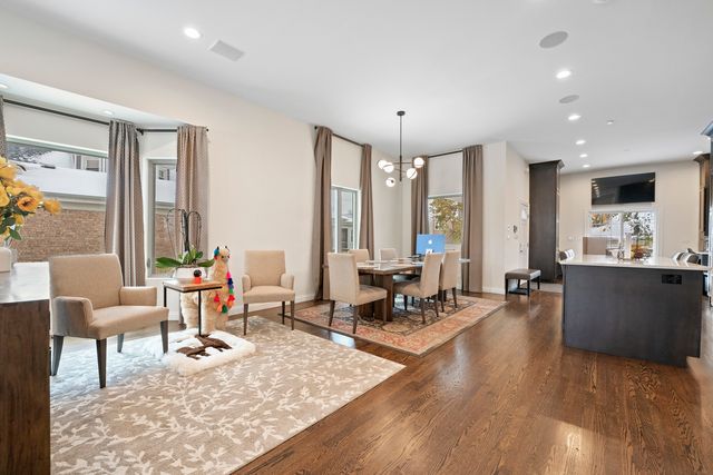 3452 N Newcastle Avenue, Chicago, IL 60634