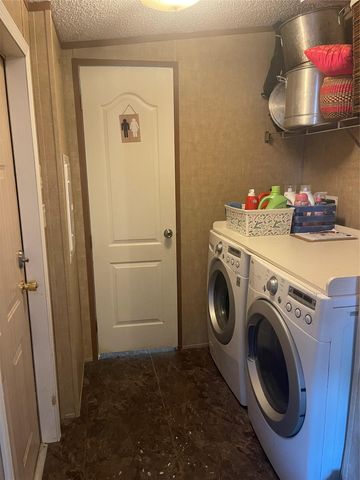 106 Brown Pelican DR, Del Valle, TX 78617