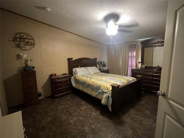 106 Brown Pelican DR, Del Valle, TX 78617