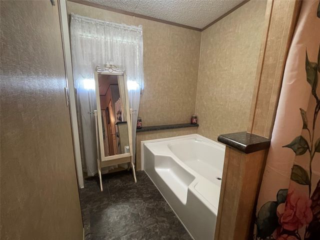 106 Brown Pelican DR, Del Valle, TX 78617