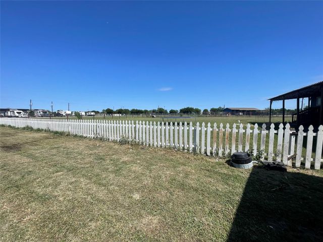 106 Brown Pelican DR, Del Valle, TX 78617