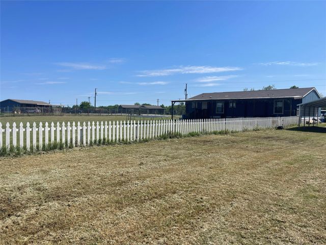 106 Brown Pelican DR, Del Valle, TX 78617