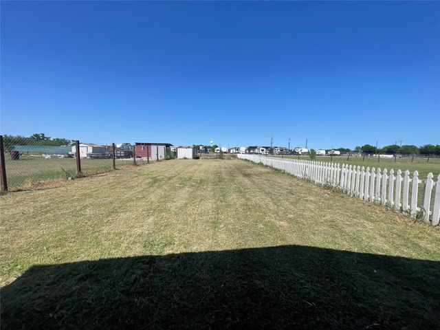 106 Brown Pelican DR, Del Valle, TX 78617