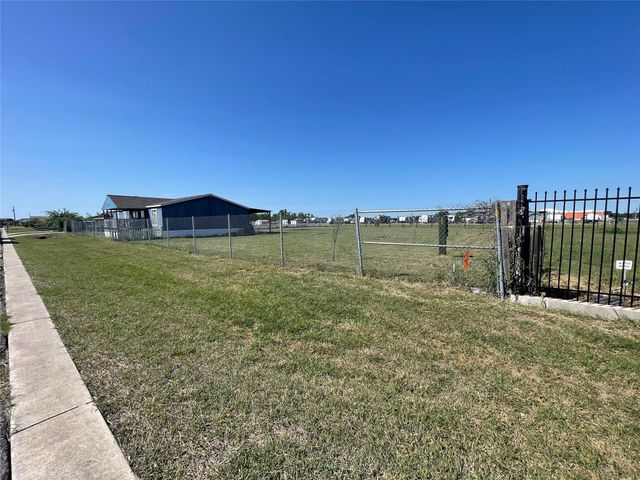 106 Brown Pelican DR, Del Valle, TX 78617