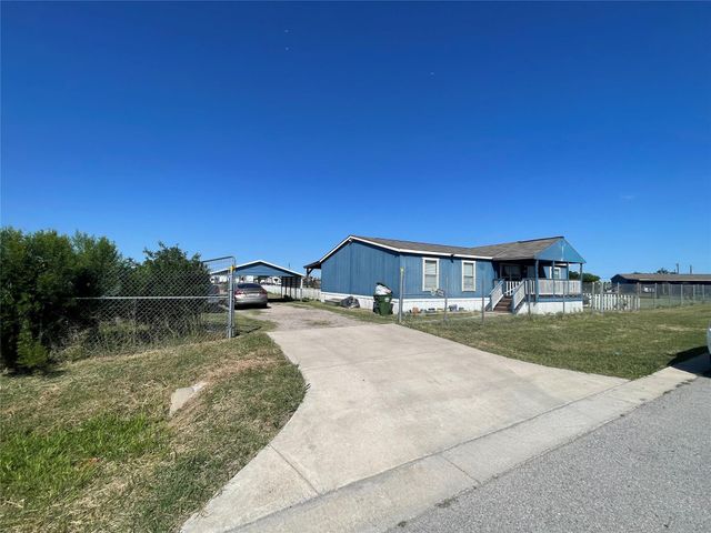 106 Brown Pelican DR, Del Valle, TX 78617