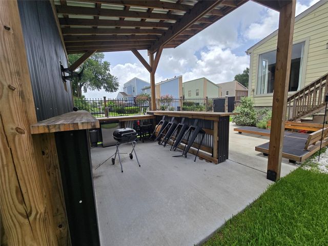 2402 Intrepid Way, League City, TX 77573