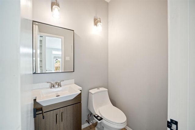 2402 Intrepid Way, League City, TX 77573