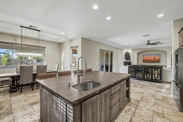 806 W DESERT RANCH Road, Phoenix, AZ 85086