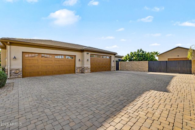 806 W DESERT RANCH Road, Phoenix, AZ 85086