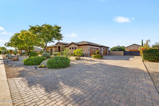 806 W DESERT RANCH Road, Phoenix, AZ 85086
