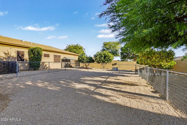 806 W DESERT RANCH Road, Phoenix, AZ 85086