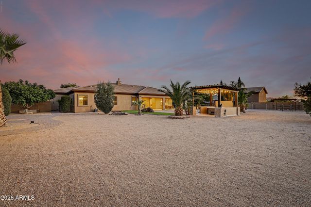 806 W DESERT RANCH Road, Phoenix, AZ 85086