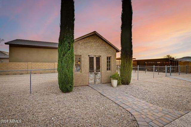 806 W DESERT RANCH Road, Phoenix, AZ 85086