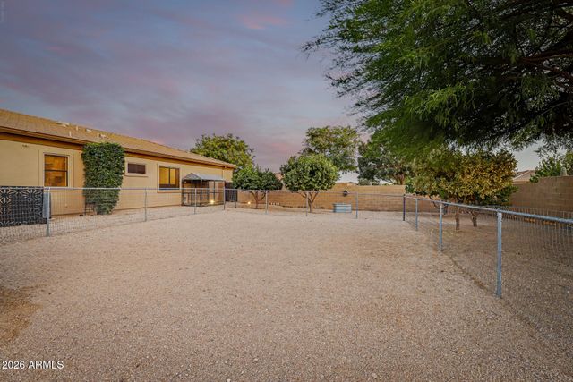 806 W DESERT RANCH Road, Phoenix, AZ 85086
