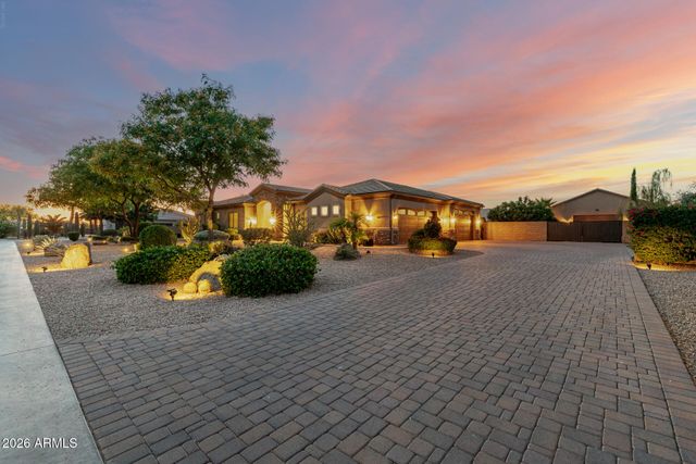 806 W DESERT RANCH Road, Phoenix, AZ 85086