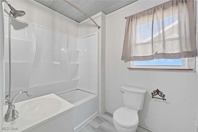 589 Briggs Road, Leavittsburg, OH 44430