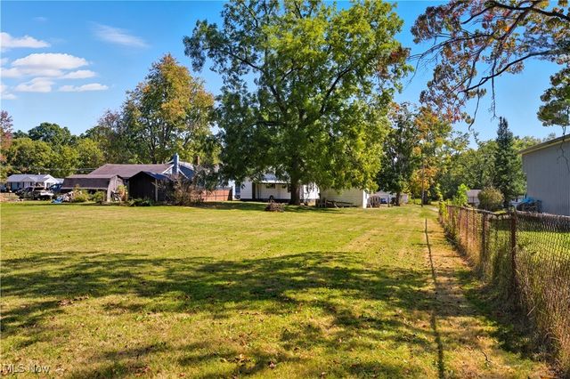 589 Briggs Road, Leavittsburg, OH 44430