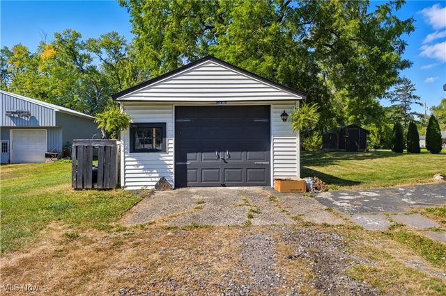 589 Briggs Road, Leavittsburg, OH 44430
