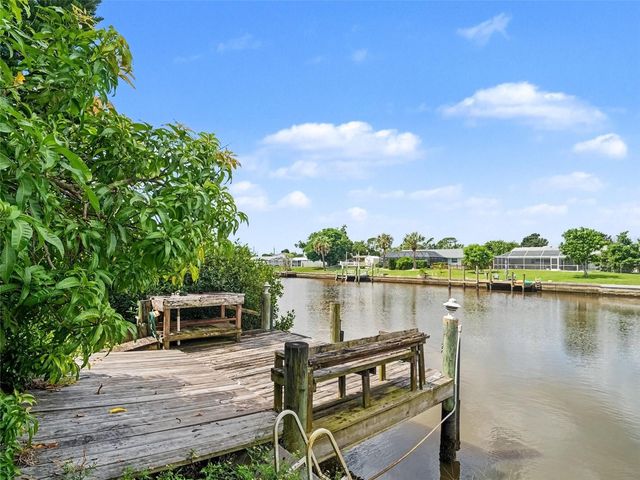 562 E TARPON BOULEVARD NW, Port Charlotte, FL 33952
