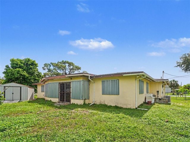 562 E TARPON BOULEVARD NW, Port Charlotte, FL 33952