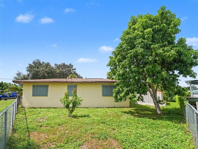 562 E TARPON BOULEVARD NW, Port Charlotte, FL 33952