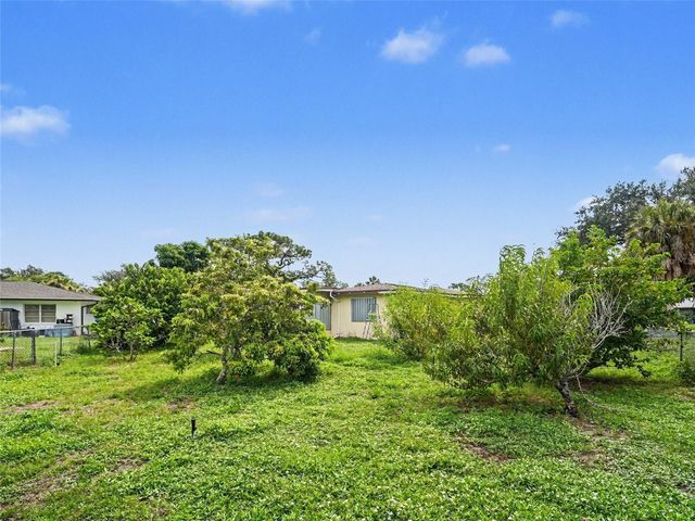 562 E TARPON BOULEVARD NW, Port Charlotte, FL 33952
