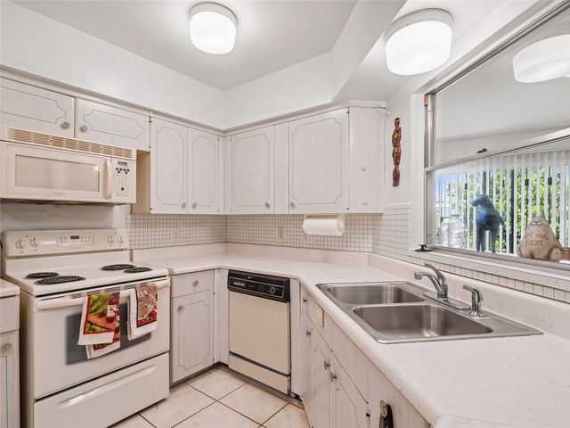 562 E TARPON BOULEVARD NW, Port Charlotte, FL 33952