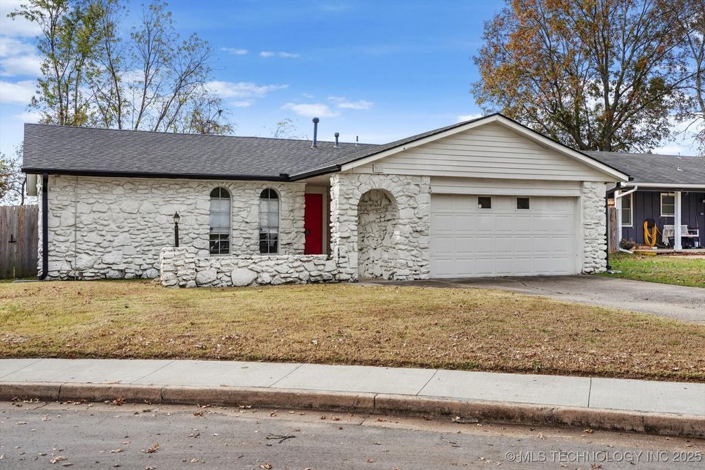 109 E Kent Street, Broken Arrow, OK 74012