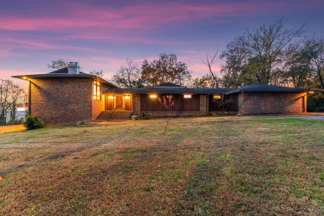 4 Hidden Acres Dr, Lebanon, TN 37087