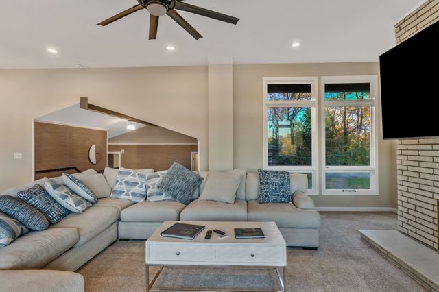 4 Hidden Acres Dr, Lebanon, TN 37087