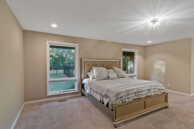 4 Hidden Acres Dr, Lebanon, TN 37087