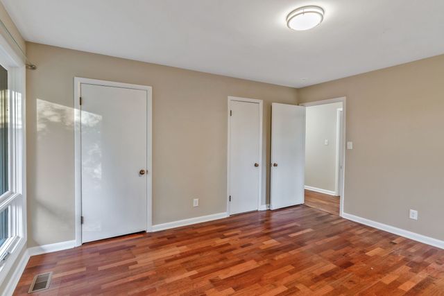 4 Hidden Acres Dr, Lebanon, TN 37087