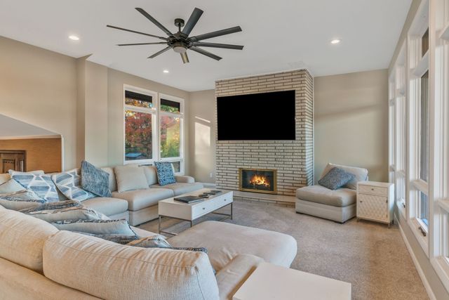 4 Hidden Acres Dr, Lebanon, TN 37087