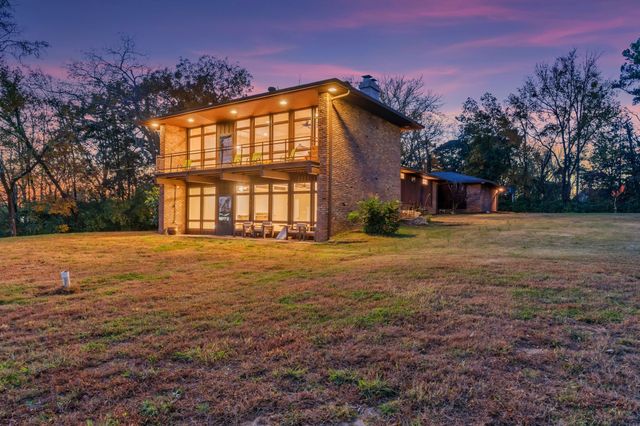 4 Hidden Acres Dr, Lebanon, TN 37087