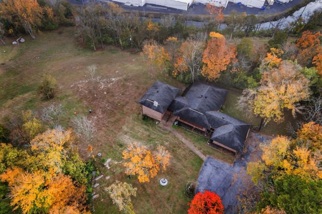 4 Hidden Acres Dr, Lebanon, TN 37087