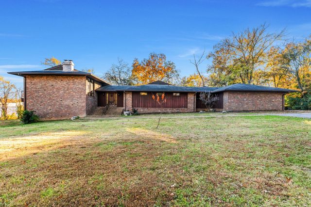 4 Hidden Acres Dr, Lebanon, TN 37087