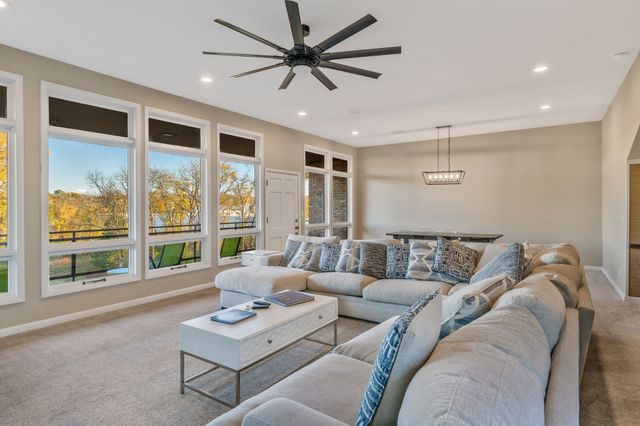 4 Hidden Acres Dr, Lebanon, TN 37087