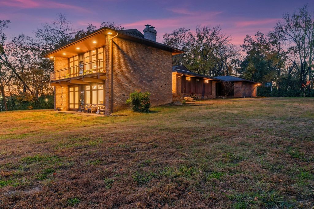 4 Hidden Acres Dr, Lebanon, TN 37087