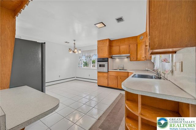2404 South Street, Allentown City, PA 18104