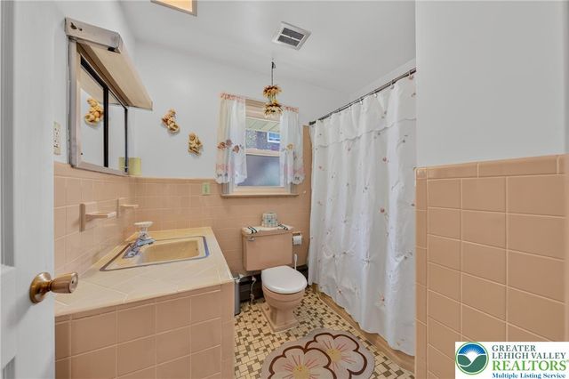 2404 South Street, Allentown City, PA 18104