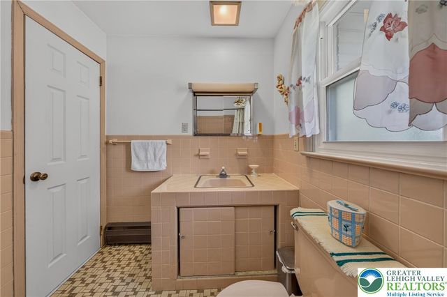 2404 South Street, Allentown City, PA 18104