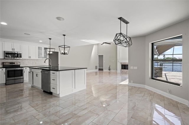5104 E LONGBOAT BOULEVARD, Tampa, FL 33615