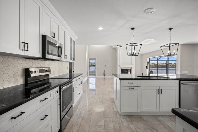 5104 E LONGBOAT BOULEVARD, Tampa, FL 33615