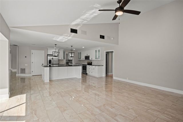 5104 E LONGBOAT BOULEVARD, Tampa, FL 33615